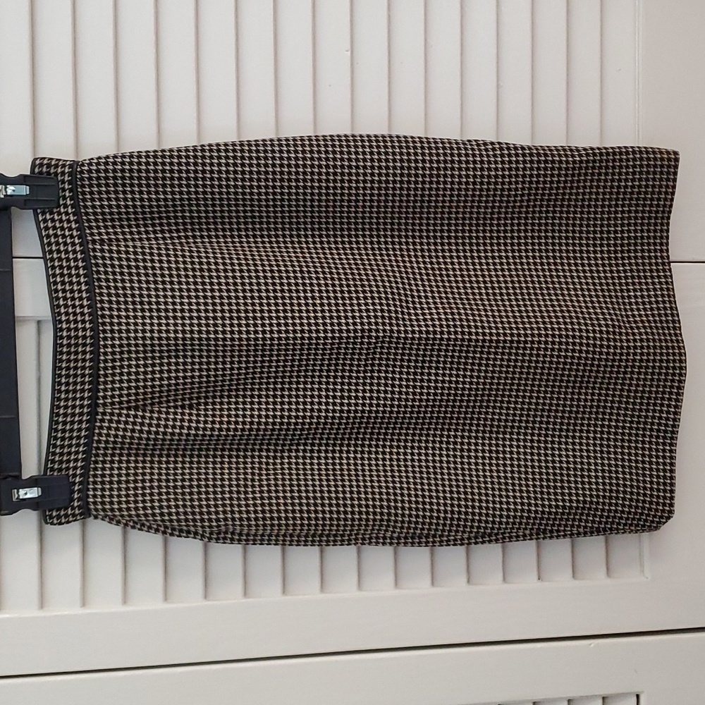 Dana Buchman Houndstooth Skirt, 4P